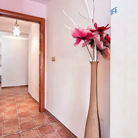 Tuanfitrion Loarte Granada