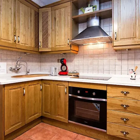 Tuanfitrion Loarte Apartment *